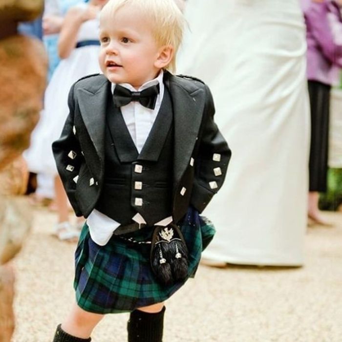 Black best sale kilt outfit